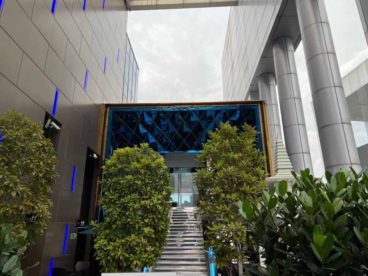 Amazing Pool By Platinum Suites Klcc Kuala Lumpur Exteriör bild