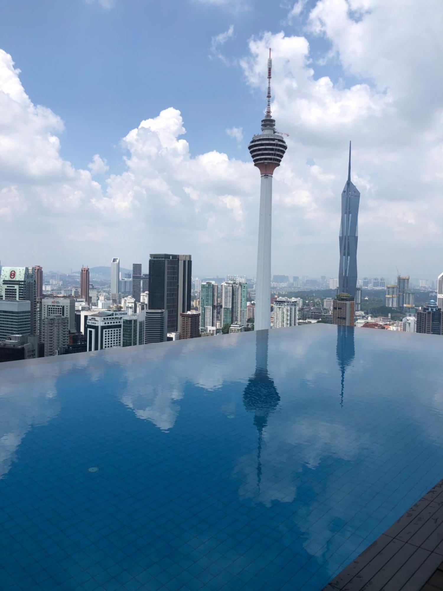 Amazing Pool By Platinum Suites Klcc Kuala Lumpur Exteriör bild