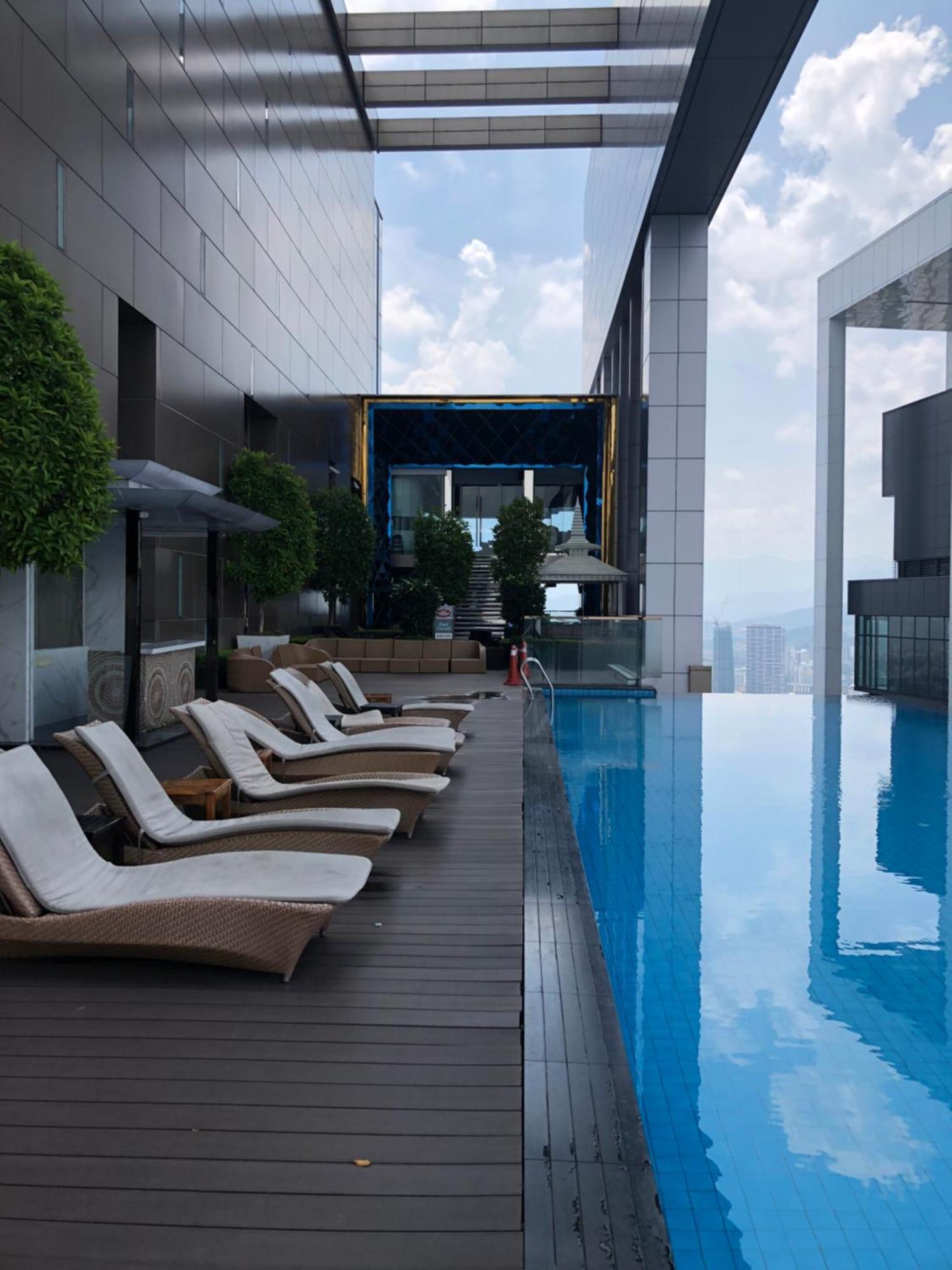 Amazing Pool By Platinum Suites Klcc Kuala Lumpur Exteriör bild