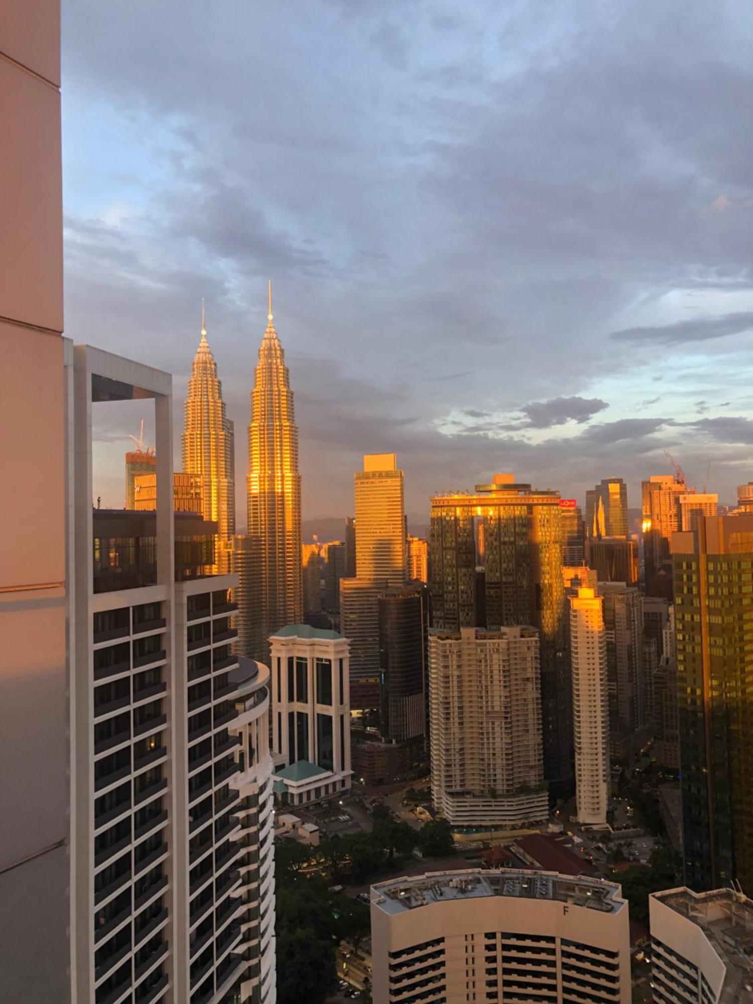 Amazing Pool By Platinum Suites Klcc Kuala Lumpur Exteriör bild